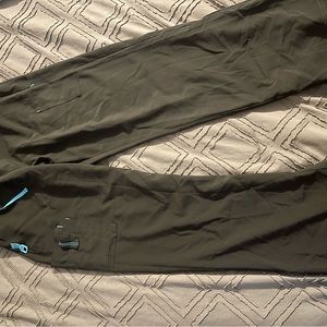 Carhartt black Cross-Flex scrubs size large